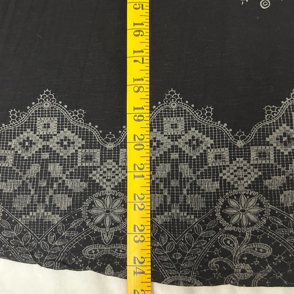 EUC Size medium black and gray patterned tee from Vanilla Sugar. - Picture 4 of 7